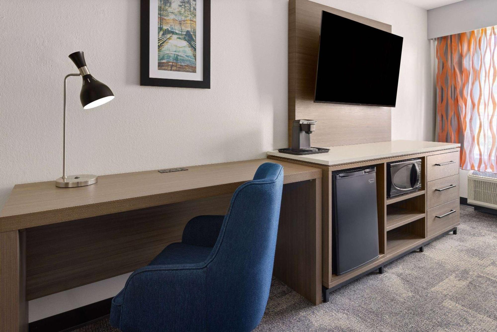 Hotel La Quinta By Wyndham Atlanta South - 3*